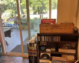 While not terribly extensive, this photo shows the LPs and 45s. It also lets you peek outside for more items.