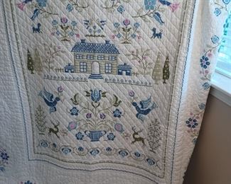 Exquisite quilt in excellent condition 