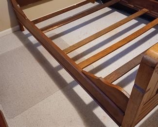 Eastlake-type full size bed