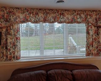 Curtains and hanging rods/hardware 