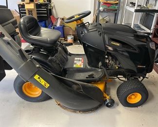 $1,500 - PoulanPro (model PP20VA46) 20HP / 46" deck (hardly used...still has tread on tires) comes with bagger kit