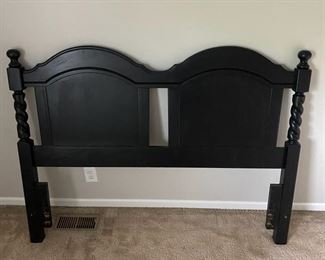 Full bed (headboard and metal frame)