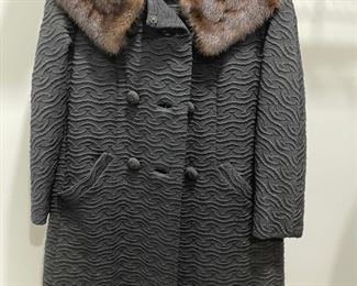 Vintage 1960s black coat with fur collar