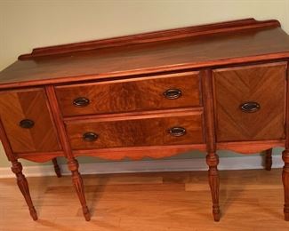 "Stratford Hall & Woodside Families" in Aiken, SC Starts Closing Sat 5/20 8pm. Pickup Mon 5/22 2-6pm. Please click here to see more photos, descriptions, and current bids:&nbsp;https://ctbids.com/estate-sale/21814