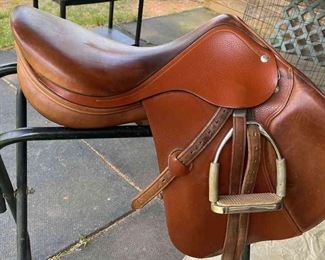 "Foxchase on Hitchcock Woods" in Aiken, SC Starts Closing Tue 5/23 at 8pm. Pickup is Wed 5/24 2-6pm. Please click here to see more photos, descriptions, and current bids:&nbsp;https://ctbids.com/estate-sale/21883