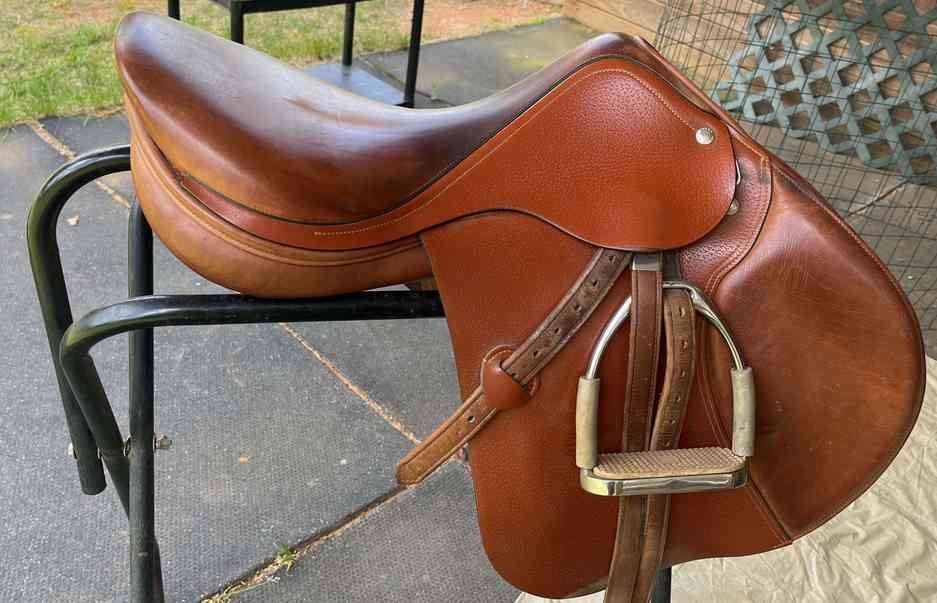 "Foxchase on Hitchcock Woods" in Aiken, SC Starts Closing Tue 5/23 at 8pm. Pickup is Wed 5/24 2-6pm. Please click here to see more photos, descriptions, and current bids:&nbsp;https://ctbids.com/estate-sale/21883