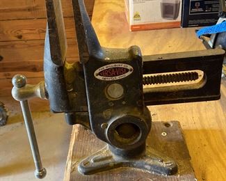 "Foxchase on Hitchcock Woods" in Aiken, SC Starts Closing Tue 5/23 at 8pm. Pickup is Wed 5/24 2-6pm. Please click here to see more photos, descriptions, and current bids:&nbsp;https://ctbids.com/estate-sale/21883