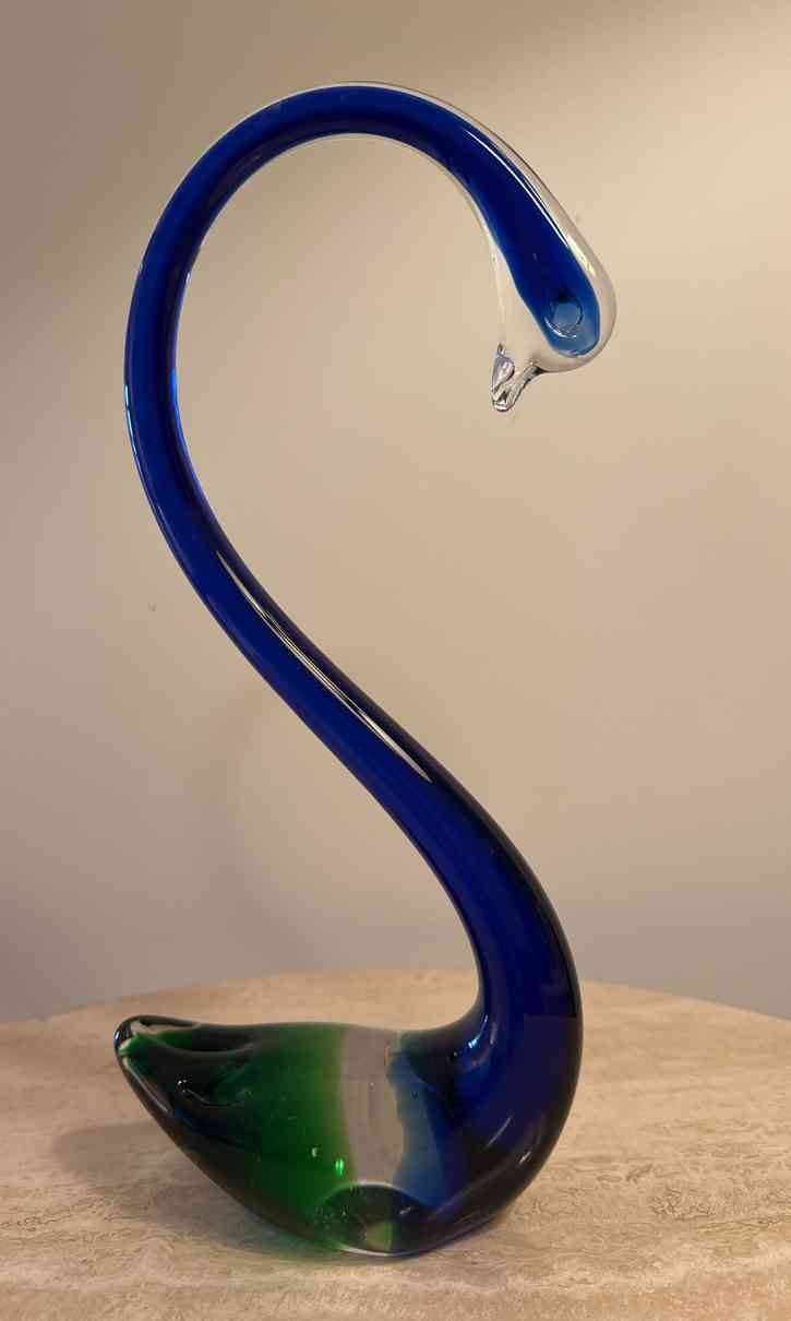 01 Vintage 1970s Murano Hand Blown Cobalt Blue Art Glass Swan