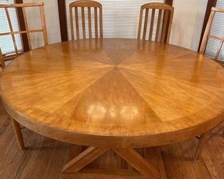 Round Solid Wood Dining Table With 4 Chairs 2 Styles