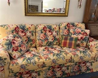 Sherrill sofa in mint condition