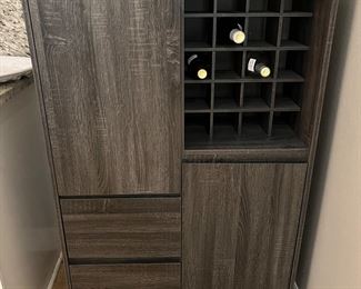 Wine bar with storage.never used. New!