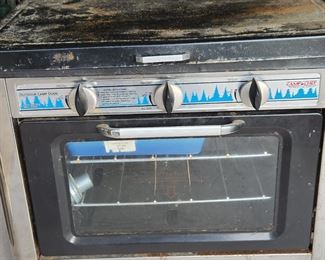 Camp oven