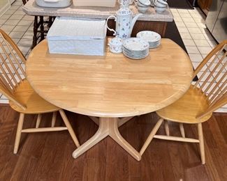 Oak dropleaf kitchen and chairs