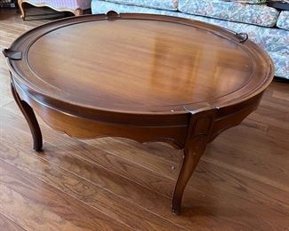 Imperial round coffee table