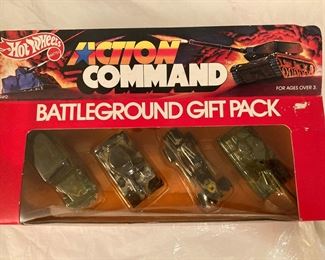 Vintage Hot Wheels Action Command Battle Ground Gift Pack Unopened