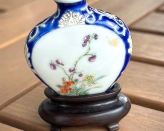 Antique Chinese snuff bottle