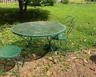 Green yard table and chairs 