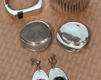 Great collection of vintage ladies’ sterling silver jewelry