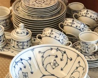 Fabulous set of Winterling Bavaria pattern blue/white china dinnerware
