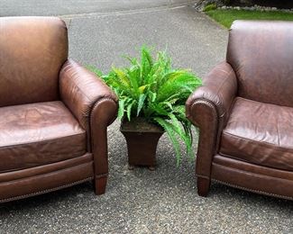 Set Of 2 Leather Sitting Chairs