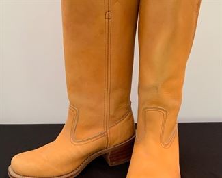 Men’s leather boots. Size 9 1/2. 