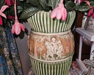 Roseville Donatello 1916 Vintage Vase!
