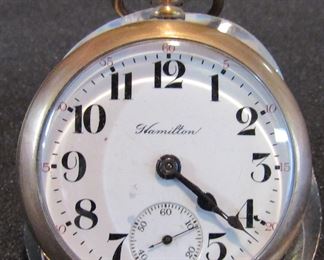 #200 - Hamilton Grade 924, 957833, 1913, 18s, 17j, running - $175