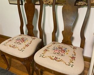 6 Henredon Queen Anne-style dining chairs with needlepoint seats 2 armchairs 4 side chairs