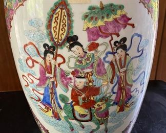 Chinese Famille Rose table lamp  (base is missing one foot)