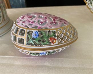 Herend reticulated egg box