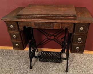 Very nice Antique Treadle Sewing machine cabinet and machine. 