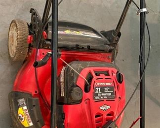 Troy Bilt 21" running mower, could not find bag attachment.