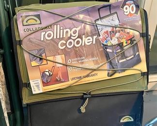 HIGH END California Innovations rolling cooler unused, just a little storage dusting.