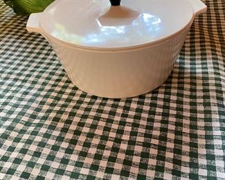 Pyrex heavy serving bowl