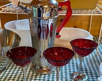 Vintage Bakelite handled Cocktail Shaker and 3 stems.