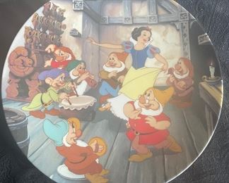 Snow White and Seven Dwarfs Collectable Plate -Disney