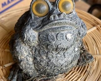 Big Eyed Frog Gardening Decoration