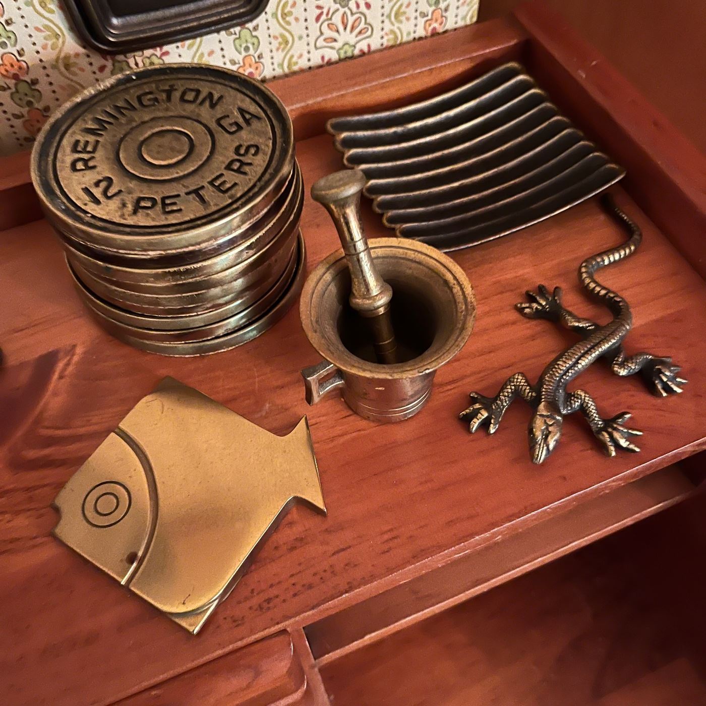 Vintage brassware, some by Keeler.