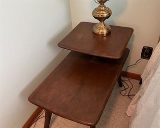 Heywood-Wakefield accent/side table, MCM.