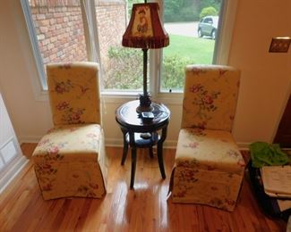 DECORATOR PARSONS CHAIRS AND MAHOGANY LEATHER TOP TABLE AND LAMP