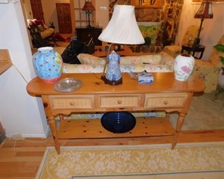 AMERICAN DREW CONSOLE                                                                 SOLD PASTE PORCELAIN ELEPHANT LAMP