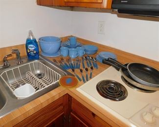 BLUE WARE MIXING BOWL SET AND DINNERWARE