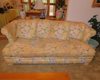 VINTAGE BERNHARDT SOFA