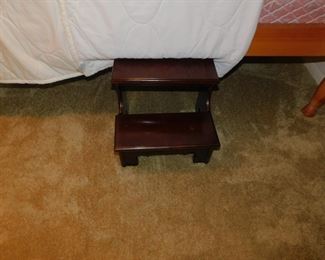 MAHOGANY BED STEPS