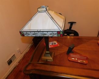 STAINED GLASS DESK LAMP