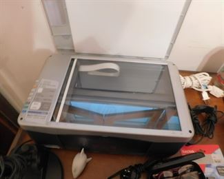 HP PSC 1350
ALL IN ONE
PRINTER-SCANNER-COPIER