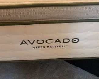 Queen AVOCADO organic mattress in great condition.  Pillow top.
$1500