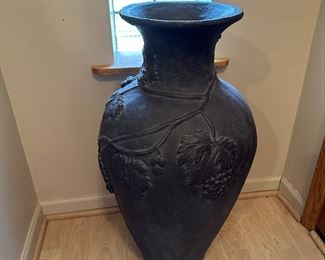 Very Large urn