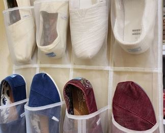 Toms