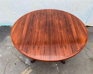 Gudme Round Rosewood Dining Table with 2 Leafs